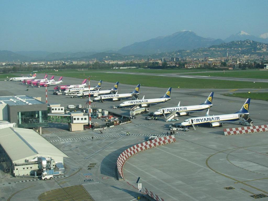 6 Minuti Airport Orio Al Serio, Vista Fiume E Wifi سيرياته المظهر الخارجي الصورة